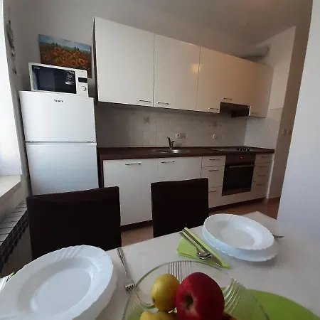 Apartment Apartman Lila *