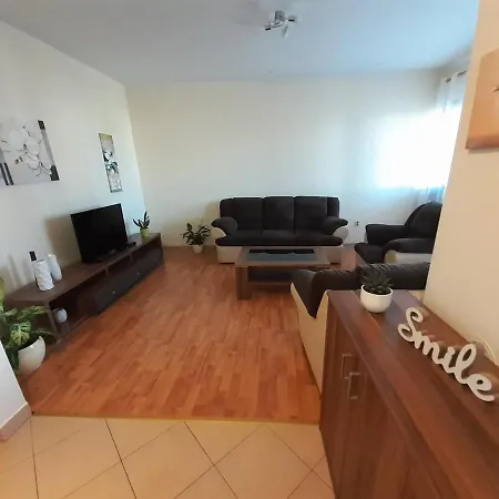 Apartman Lila Apartment *