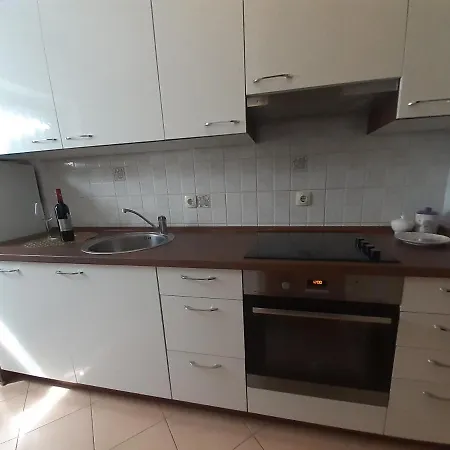 Apartman Lila Apartment
